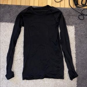LULULEMON long sleeve top.